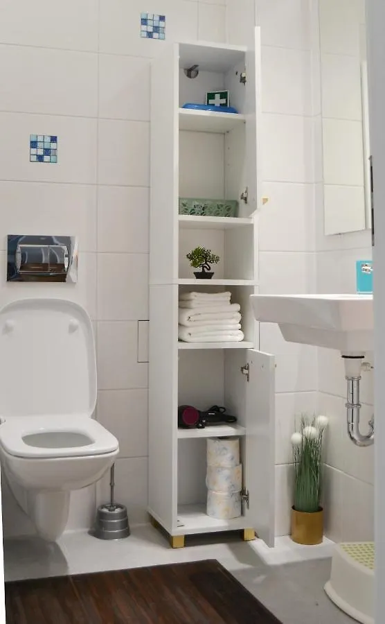 Appartamento Sunshine - New & Quiet 1Br Apt, Business Area, Close To Airport, Highway A3, Subway Bucarest