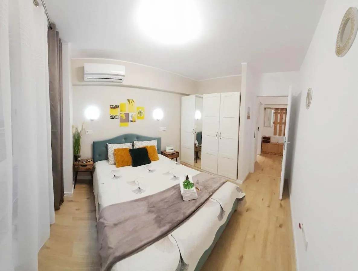 Sunshine - New & Quiet 1Br Apt, Business Area, Close To Airport, Highway A3, Subway Bucarest
